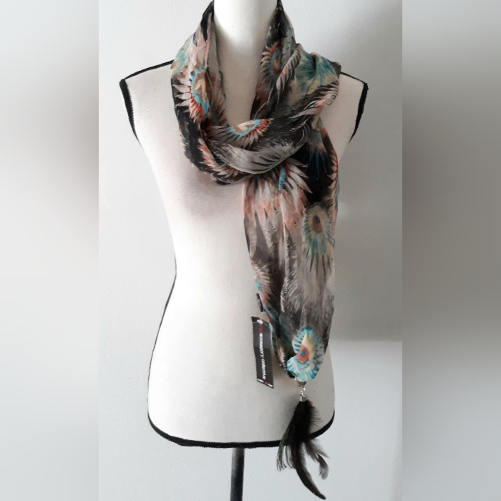Elegant Multicolor Feather Print Scarf